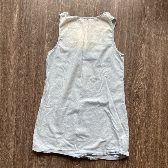 Light blue chambray embroidered sleeveless dress. Medium - Picture 5 of 12